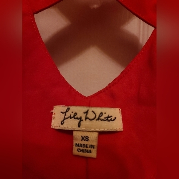 Lily White Womens Business Solid Red High Low Blouse W/ Pocket and CrissCross XS - Picture 5 of 5